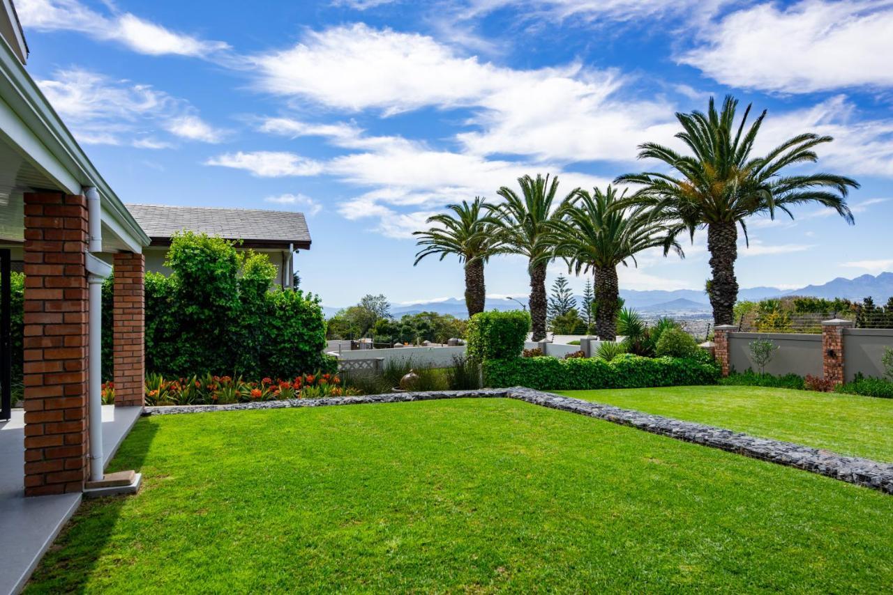 Four Palms Accommodation Durbanville Exteriör bild