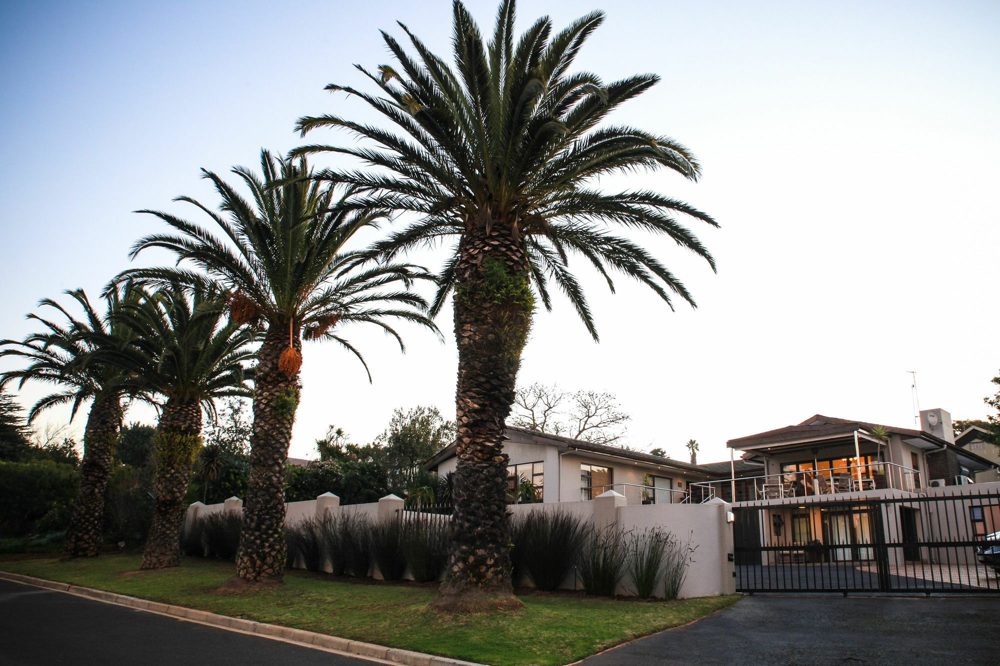 Four Palms Accommodation Durbanville Exteriör bild